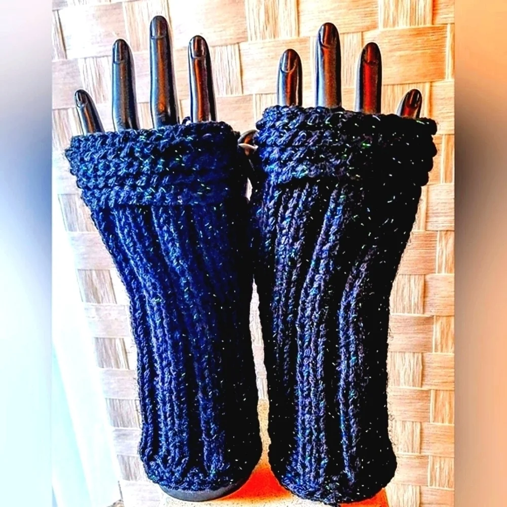 NWT Luxury Cashmere Blend Artisanal Fingerless Gloves